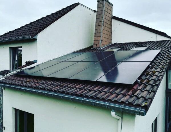 Installation de panneaux photovoltaïques à Herve