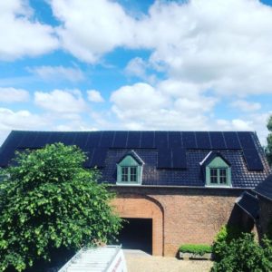 Installation de panneaux photovoltaïques à Avin, province de Liège